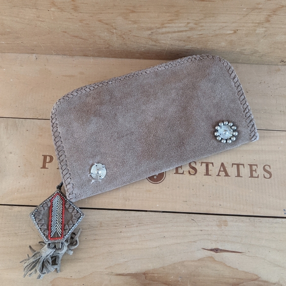 Boho Suede Beaded clutch - Picture 5 of 10